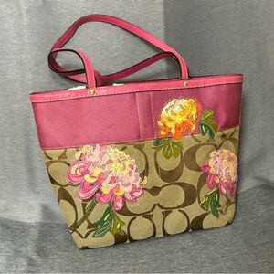 Rare Pink Chrysanthemum Coach Signature Collection Purse